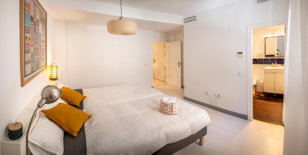 Centuria Macarena, Apartamento Duplex Appartement Sevilla Buitenkant foto