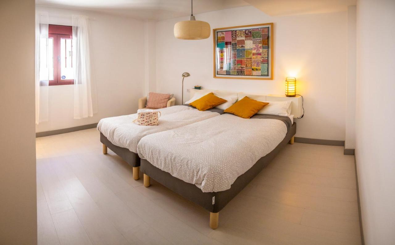 Centuria Macarena, Apartamento Duplex Appartement Sevilla Buitenkant foto